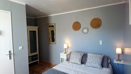 La chambre grise, hébergement en chambre d'hôtes Les Busserollles