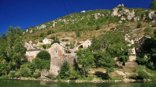 Les villages des Gorges du Tarn et de la Jonte autour des Busserolles