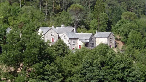 Les villages des Gorges du Tarn et de la Jonte autour des Busserolles